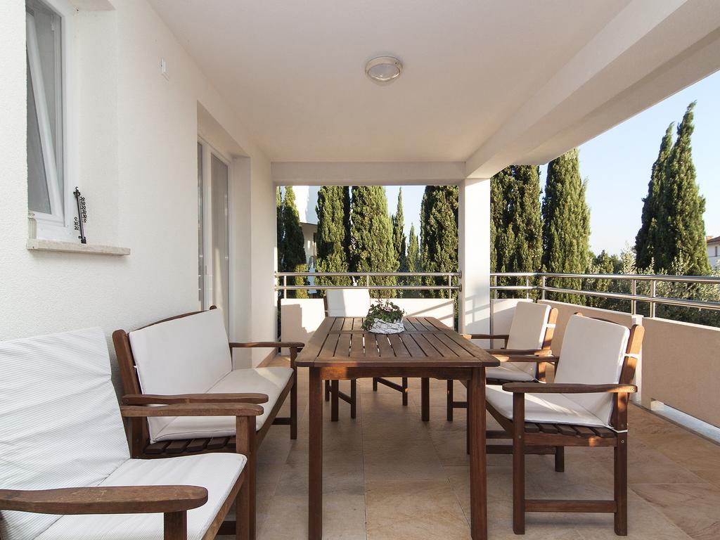 Apartments Ceja Near Sea Medulin Exterior foto