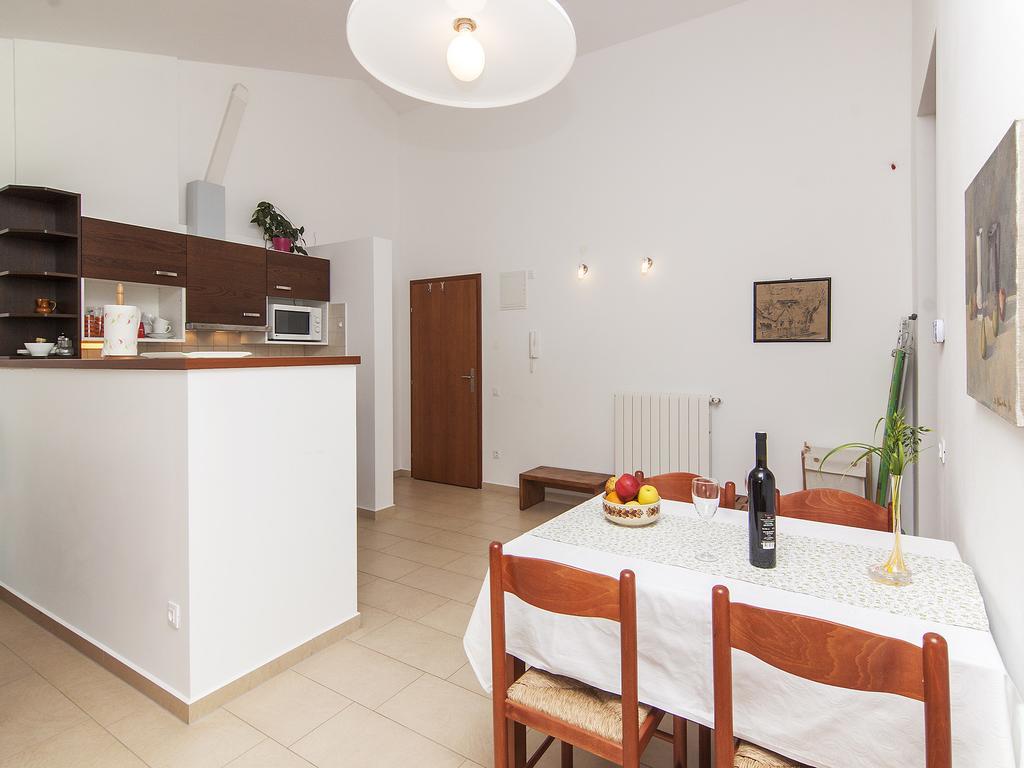 Apartments Ceja Near Sea Medulin Habitación foto